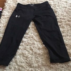 Under armour cropped compression pants